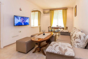 Cosy apt on 17 Abovyan street